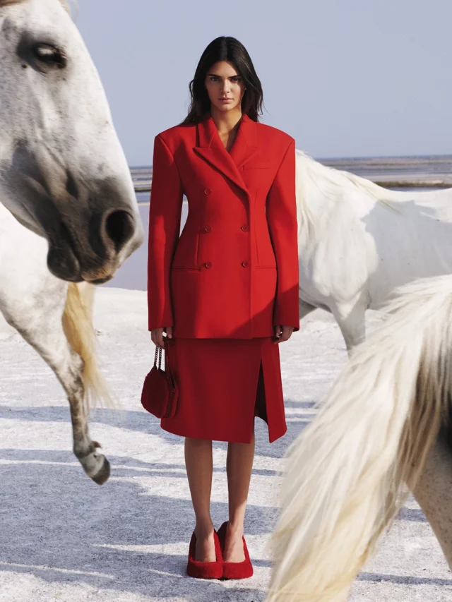 Kendall Jenner estrela campanha de Inverno 2023 de Stella McCartney