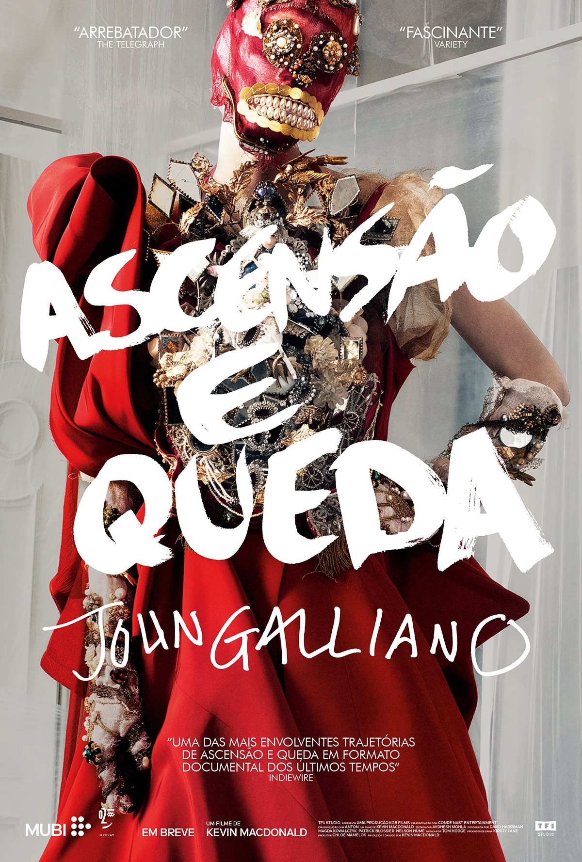 Documentário sobre John Galliano chega aos cinemas brasileiros