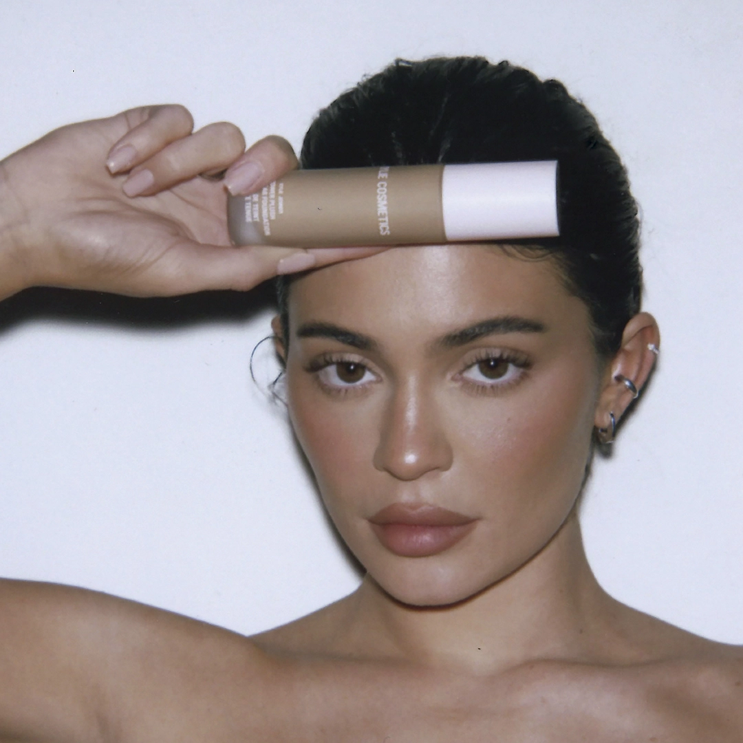 Base e corretivo Kylie Cosmetics chegam ao Brasil