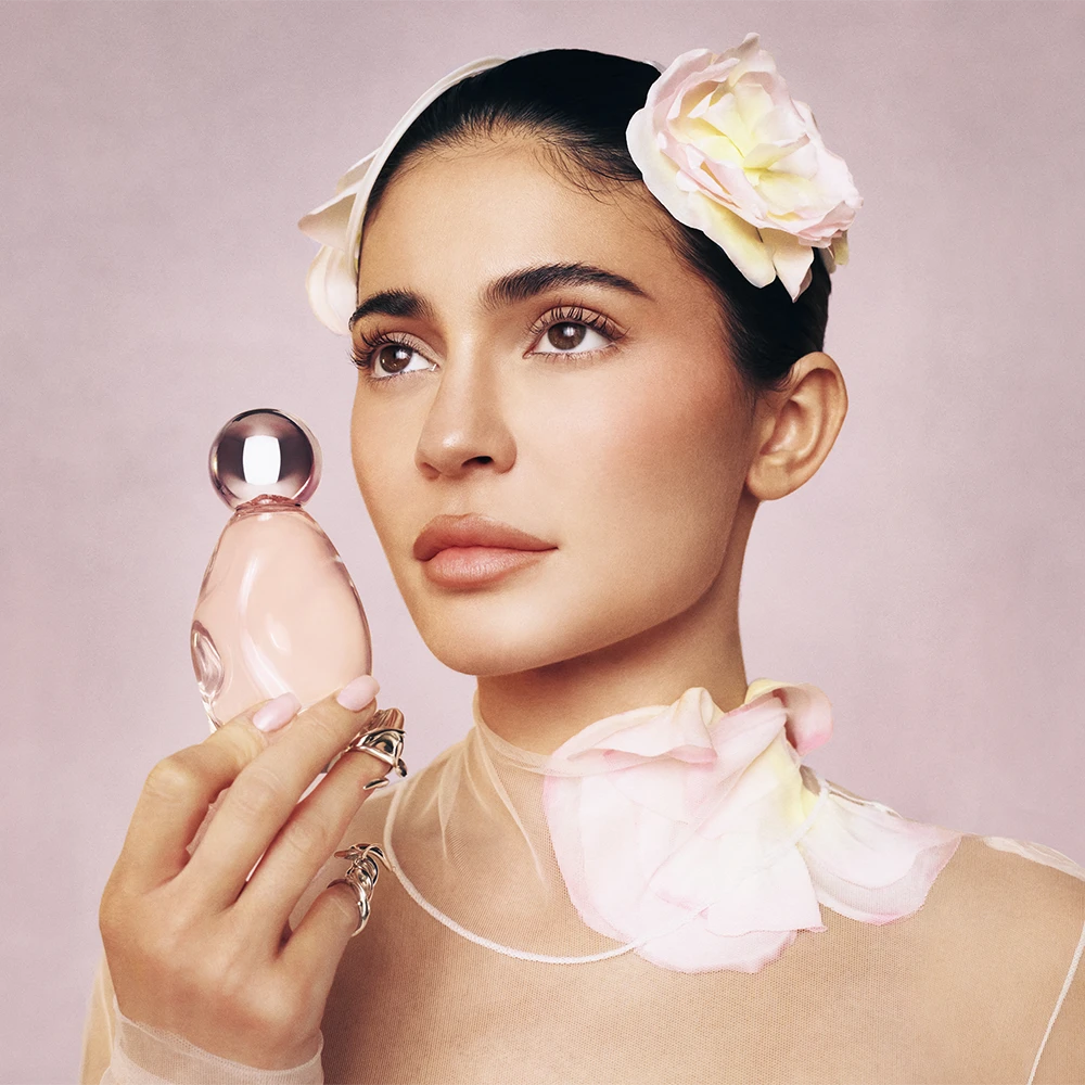 Kylie Cosmetics traz seu primeiro perfume ao Brasil