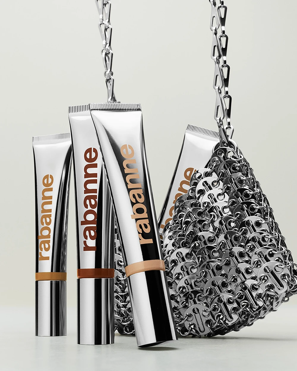 Lançamentos de beleza de Rabanne chegam ao Brasil