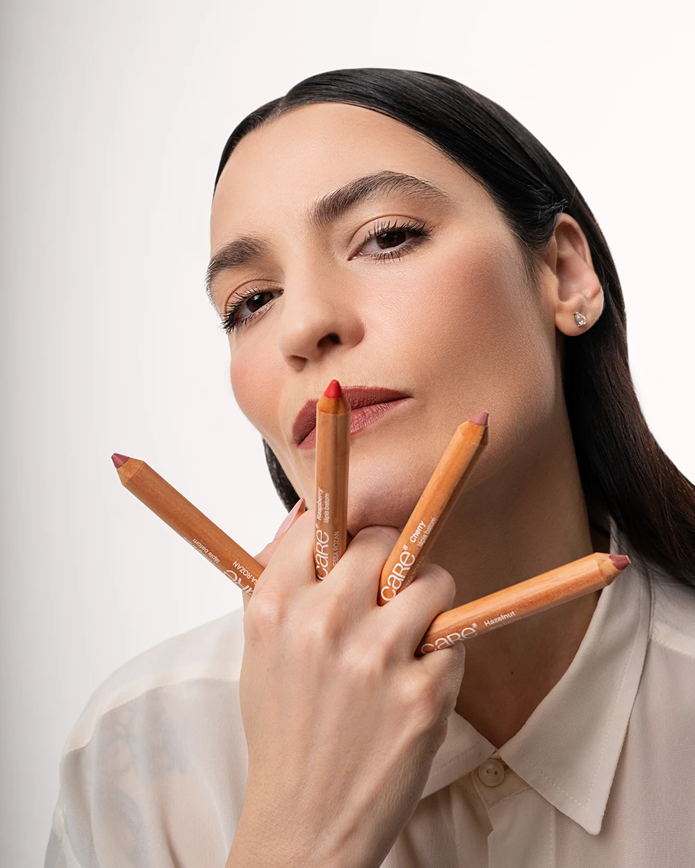 Care e Vanessa Rozan juntas em nova collab