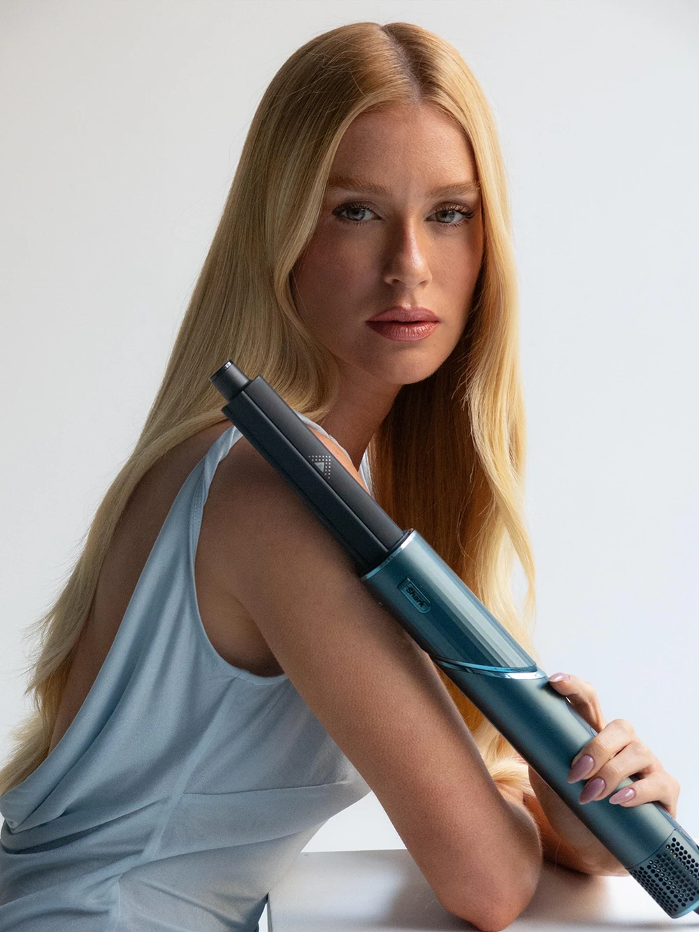 Shark Beauty comemora 1 ano no Brasil com o lançamento do FlexStyle Edição de Aniversário em cor especial